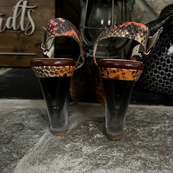 Snake print wedges - Picture 7 of 7